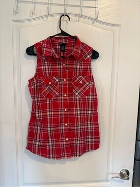 Wrangler Retro women's red plaid sleeveless Western pearl snap top medium
